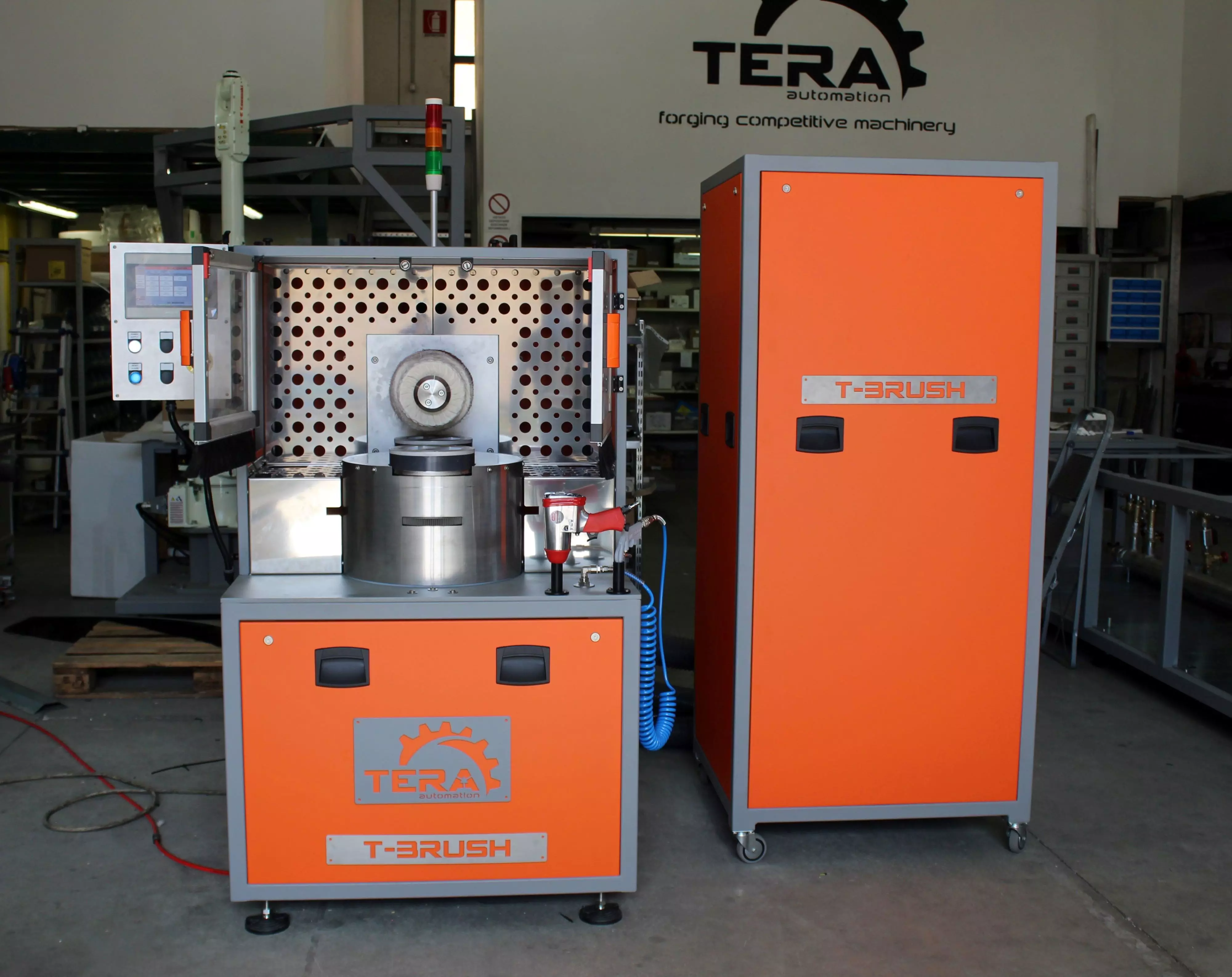 Immagine sezione: T-BRUSH È COMPOSTO DA: