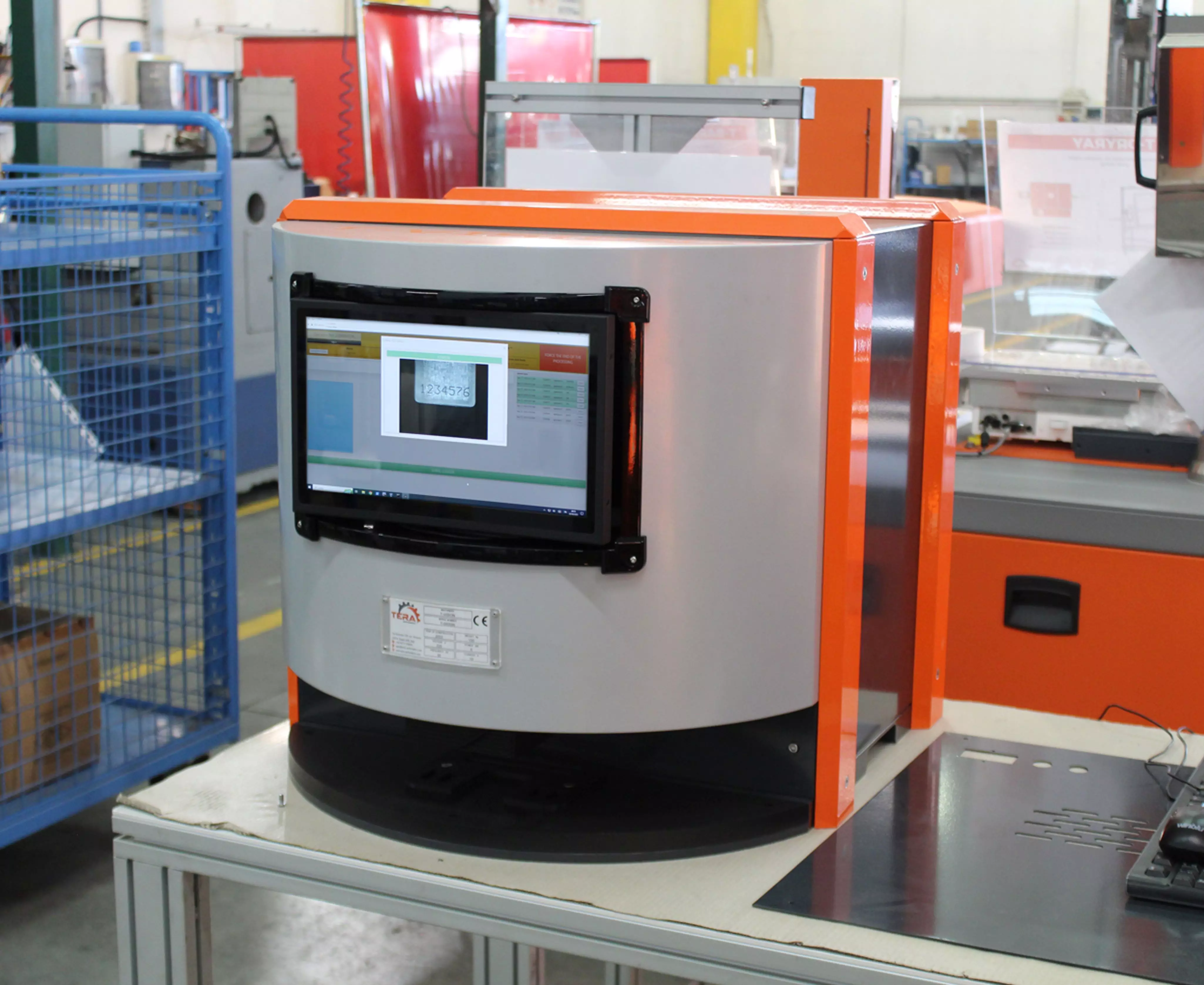 Immagine sezione: T-VISION CONSISTS OF: